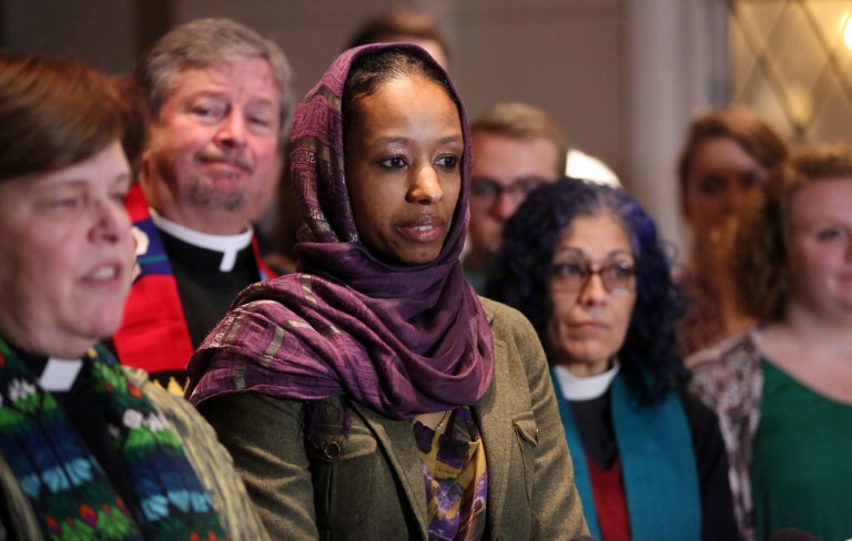 ct-wheaton-college-hijab-larycia-hawkins-students-travel-20151218
